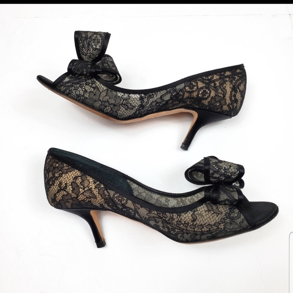 🔶️VALENTINO 🔶️ LACE BOW KITTEN HEELS - Picture 2 of 6